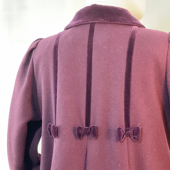 Vintage Rothschild Burgundy Coat with Bows. Dry Cleaned. - Picture 6 of 15